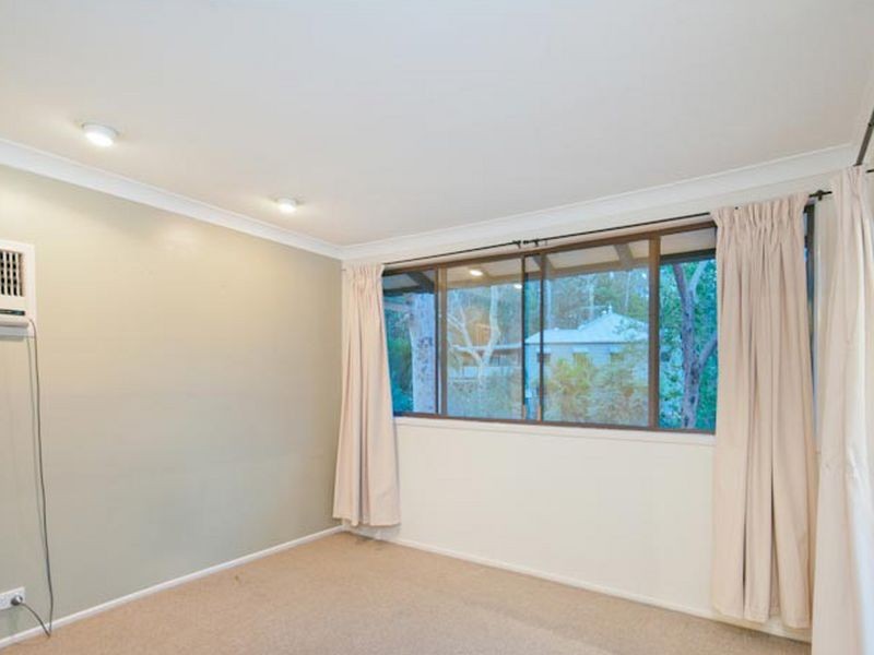 12 Stonehenge Street, Chapel Hill QLD 4069