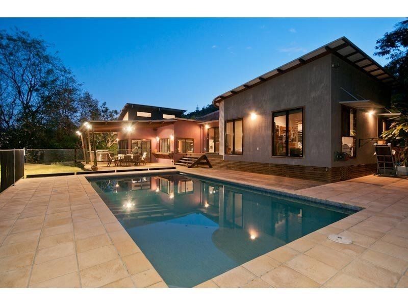 527 Savages Rd, Brookfield QLD 4069