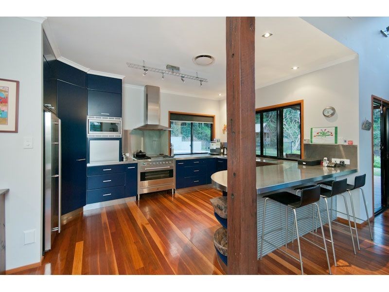 527 Savages Rd, Brookfield QLD 4069