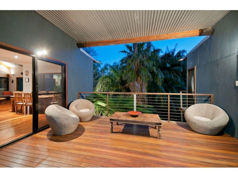 527 Savages Rd, Brookfield QLD 4069