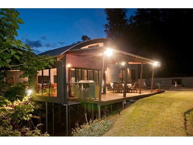 527 Savages Rd, Brookfield QLD 4069
