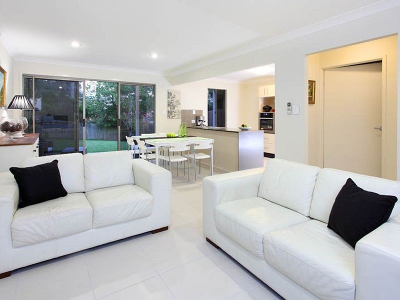 44 Kenmore Road, Kenmore QLD 4069