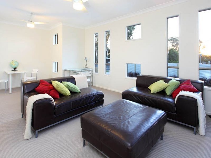 44 Kenmore Road, Kenmore QLD 4069