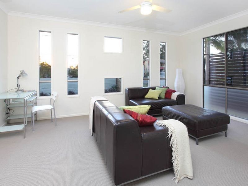 44 Kenmore Road, Kenmore QLD 4069