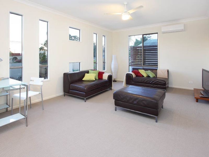 44 Kenmore Road, Kenmore QLD 4069