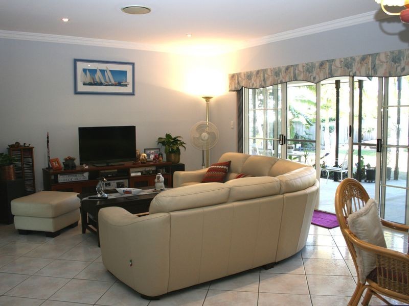 10 Westcott Place, Bellbowrie QLD 4070