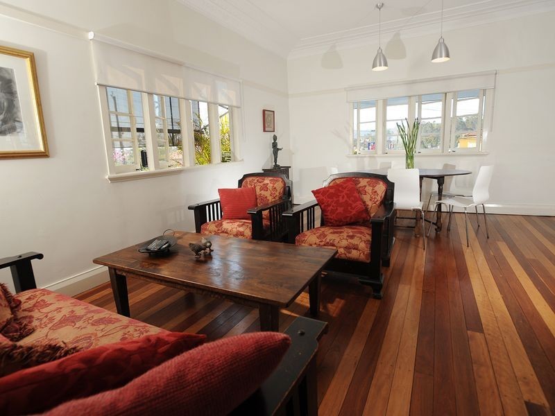 4 Kenmore Rd, Kenmore QLD 4069