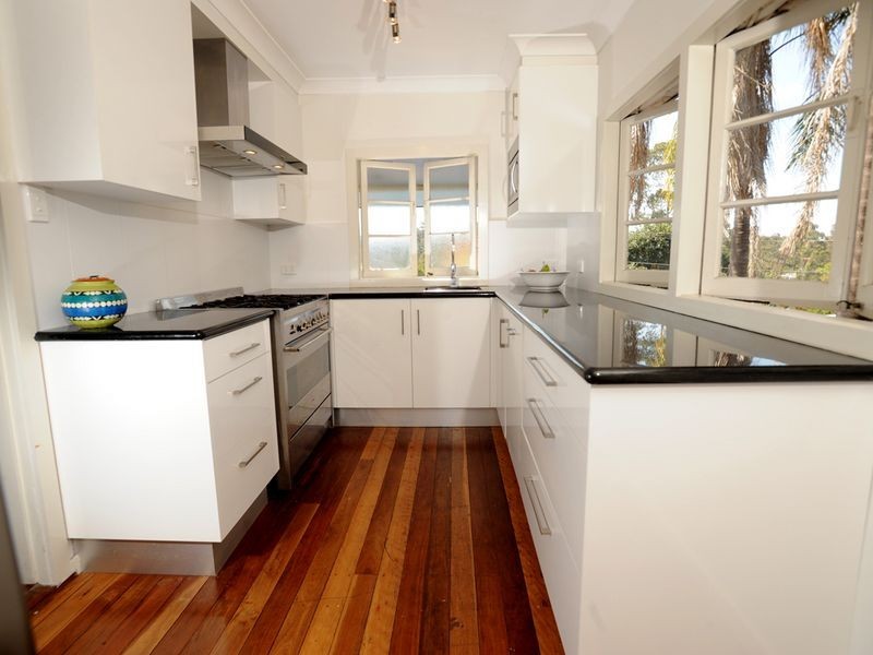 4 Kenmore Rd, Kenmore QLD 4069