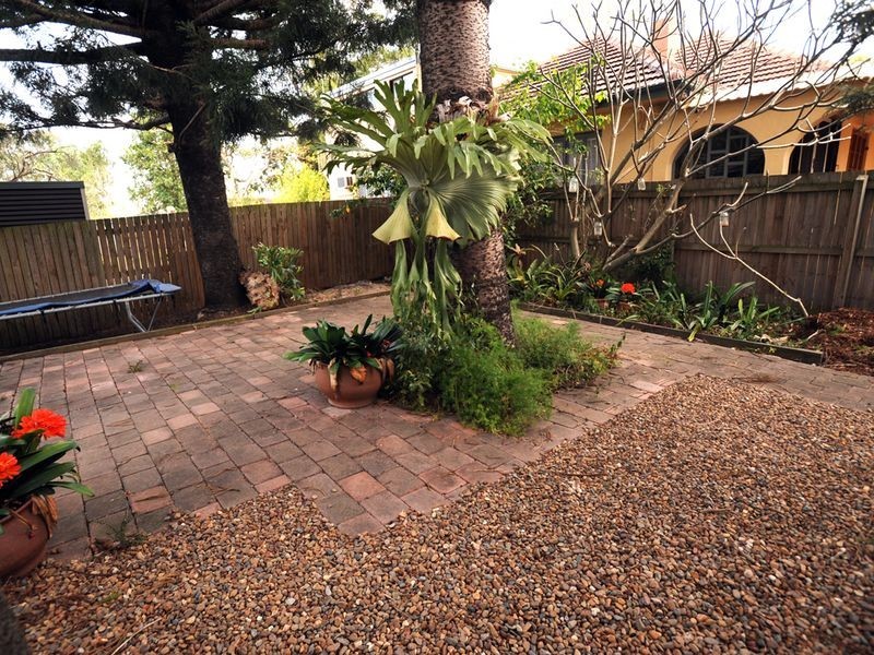 4 Kenmore Rd, Kenmore QLD 4069