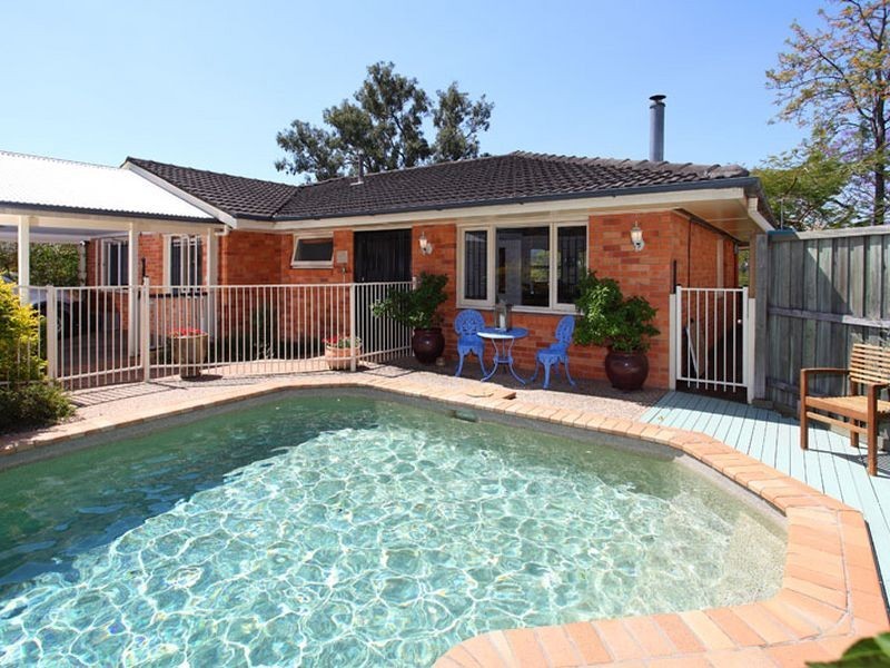 21 Rothesay Street, Kenmore QLD 4069