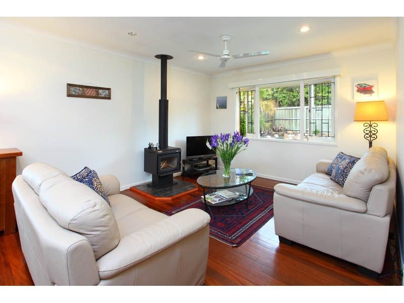 21 Rothesay Street, Kenmore QLD 4069