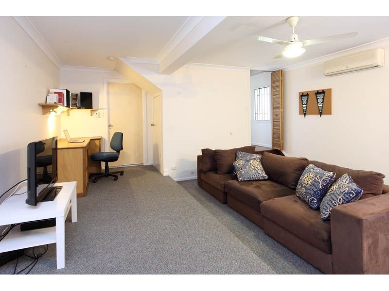 21 Rothesay Street, Kenmore QLD 4069