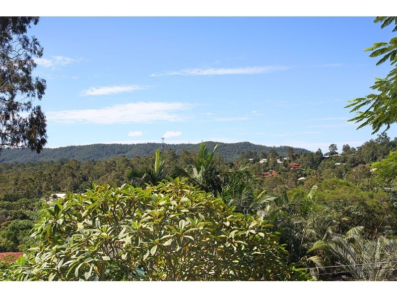 21 Rothesay Street, Kenmore QLD 4069