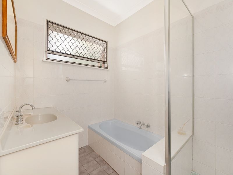 19 Meagan Street, Kenmore QLD 4069