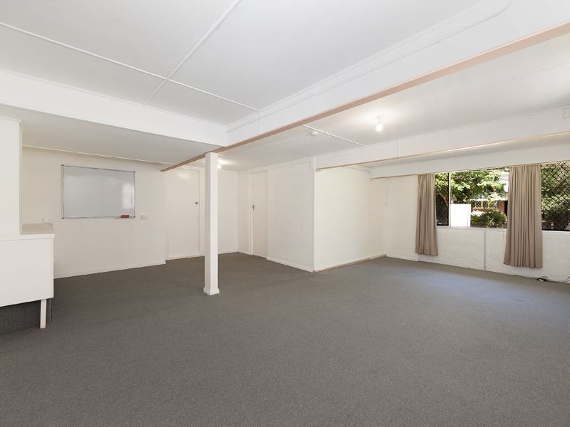 19 Meagan Street, Kenmore QLD 4069