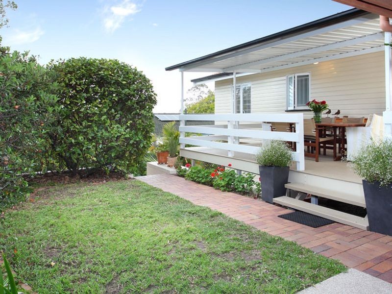 10 Acworth Street, Kenmore QLD 4069