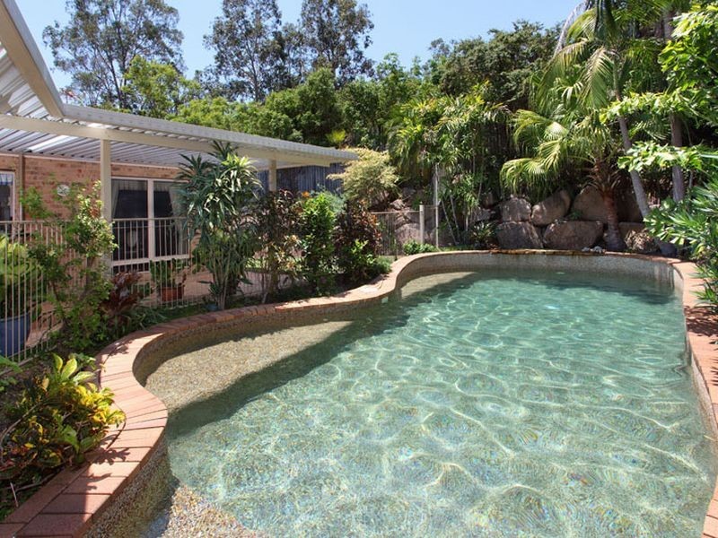 15 Peebles Place, Chapel Hill QLD 4069