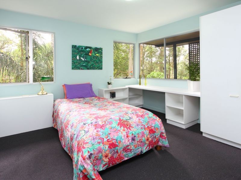 141 Chapel Hill Road, Chapel Hill QLD 4069