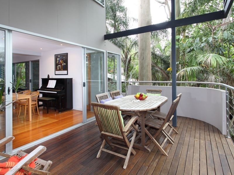 141 Chapel Hill Road, Chapel Hill QLD 4069