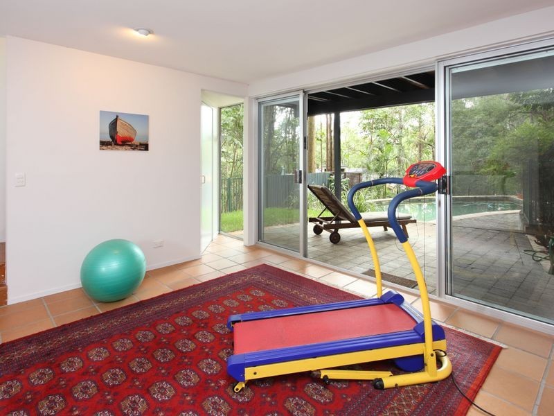 141 Chapel Hill Road, Chapel Hill QLD 4069