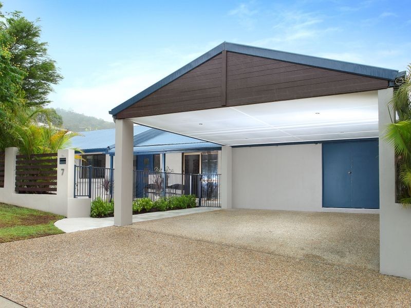 7 Sleaford Street, Chapel Hill QLD 4069