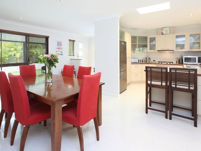7 Sleaford Street, Chapel Hill QLD 4069