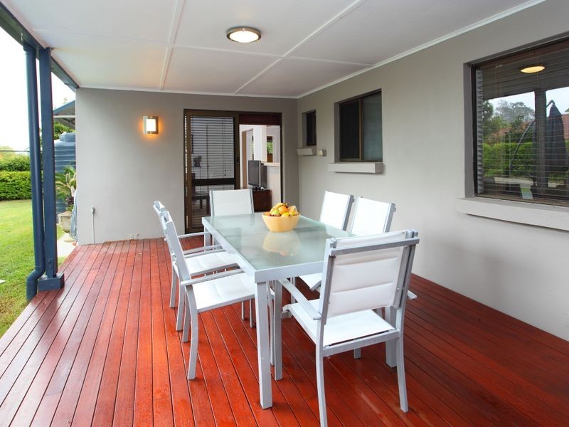 7 Sleaford Street, Chapel Hill QLD 4069