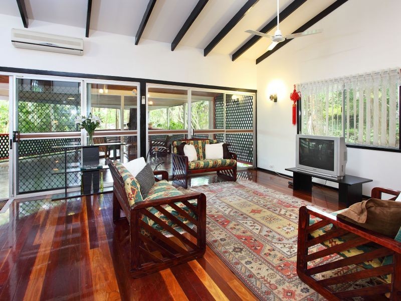 54 Halimah Street, Chapel Hill QLD 4069