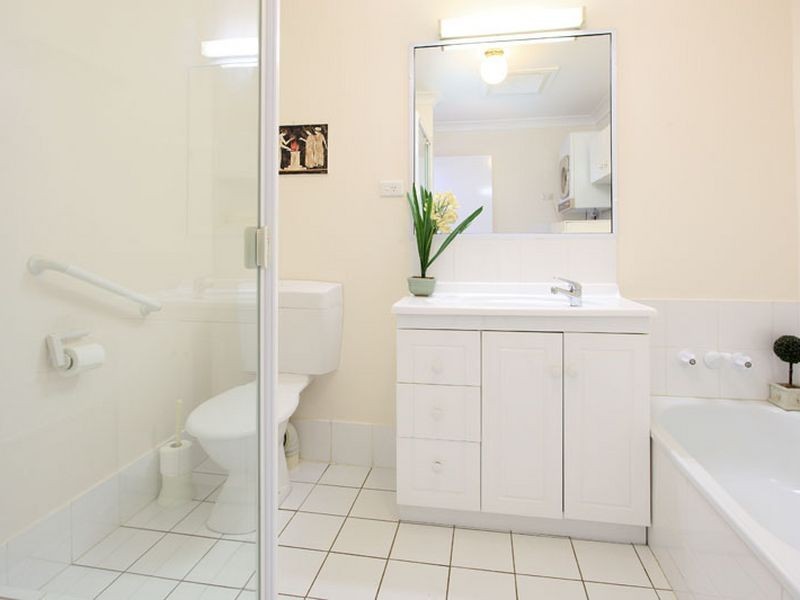 1/67 Brookfield Road, Kenmore QLD 4069