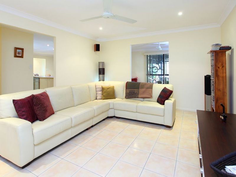 18 Westaway Crescent, Bellbowrie QLD 4070