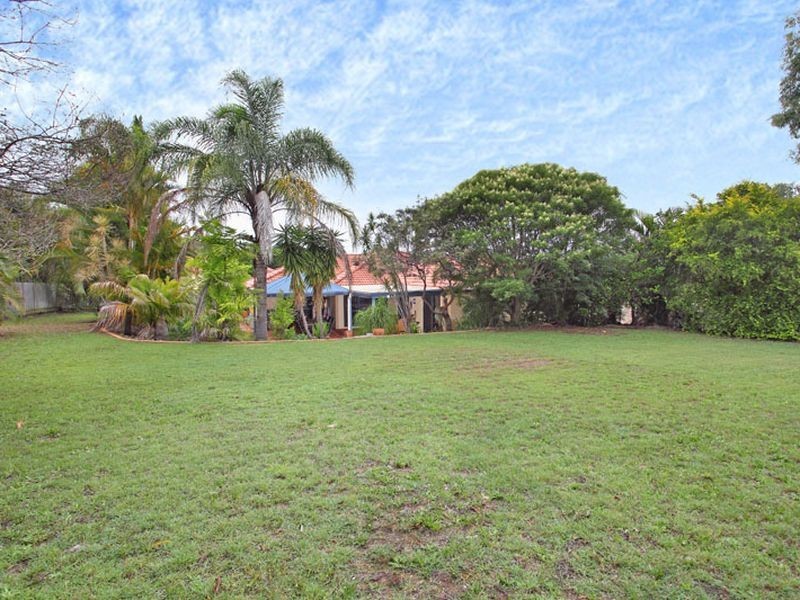 18 Westaway Crescent, Bellbowrie QLD 4070