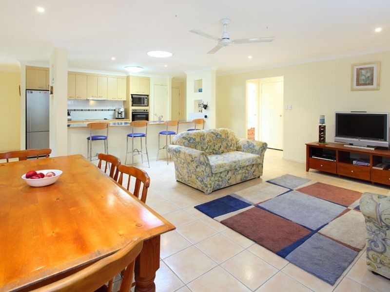 18 Westaway Crescent, Bellbowrie QLD 4070