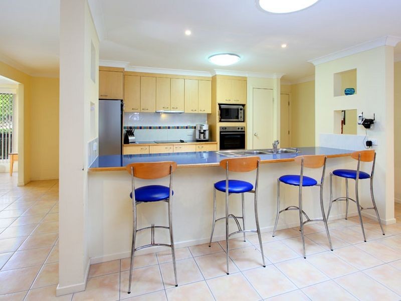 18 Westaway Crescent, Bellbowrie QLD 4070