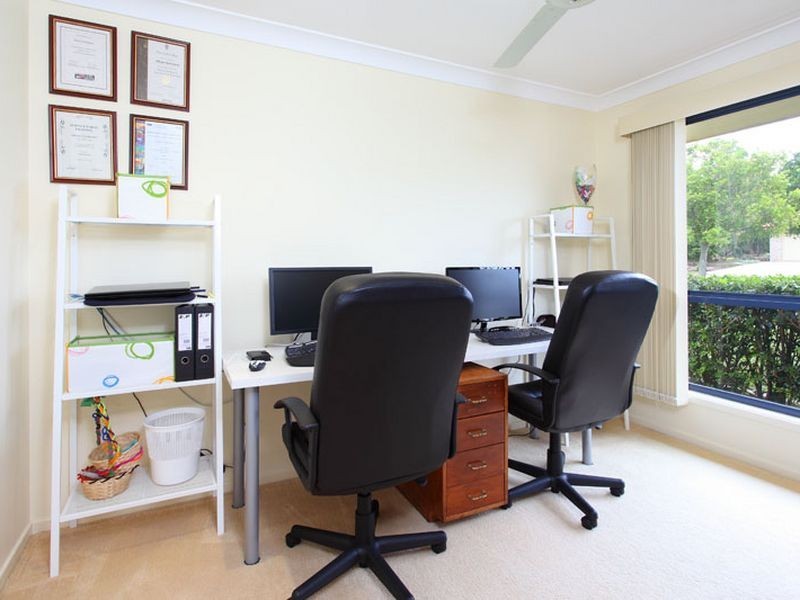 18 Westaway Crescent, Bellbowrie QLD 4070