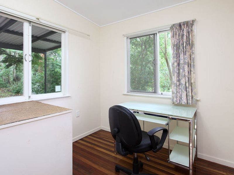 23 Meagan Street, Kenmore QLD 4069