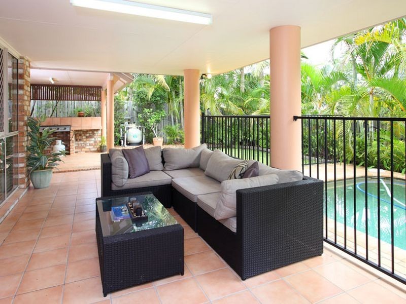 24 Greenford Street, Chapel Hill QLD 4069