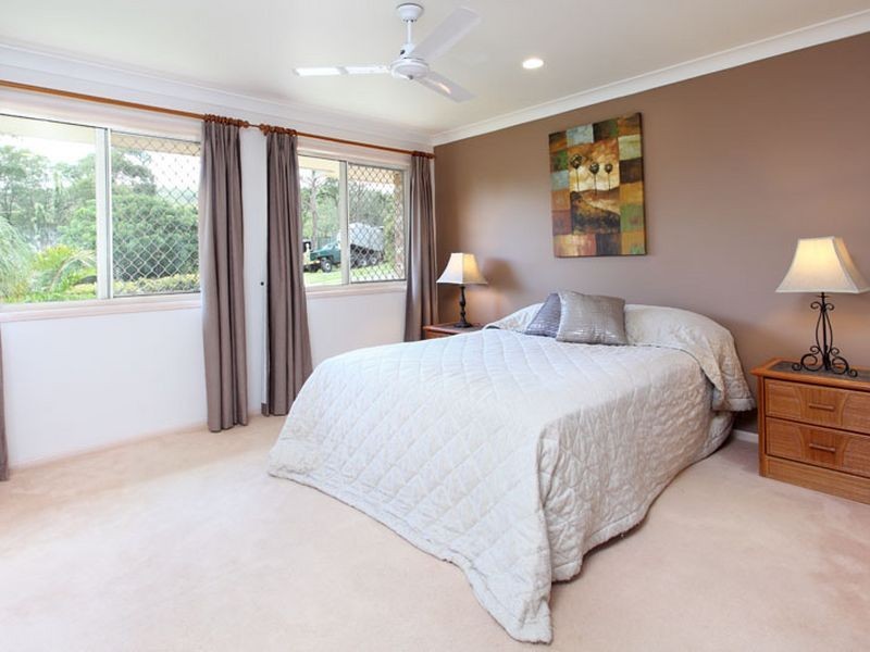 24 Greenford Street, Chapel Hill QLD 4069