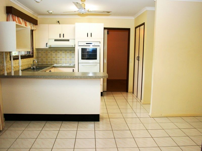 286 Chapel Hill Road, Chapel Hill QLD 4069