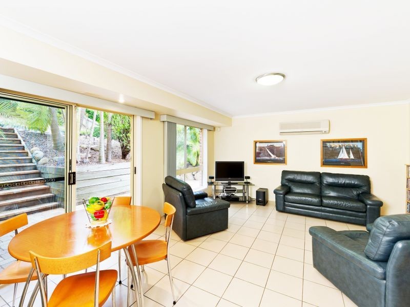 11 Martens Place, Brookfield QLD 4069
