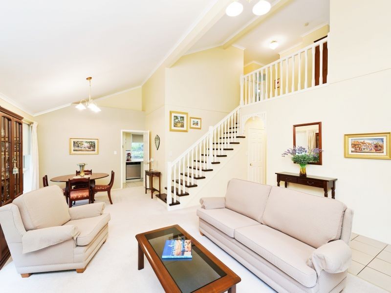 11 Martens Place, Brookfield QLD 4069