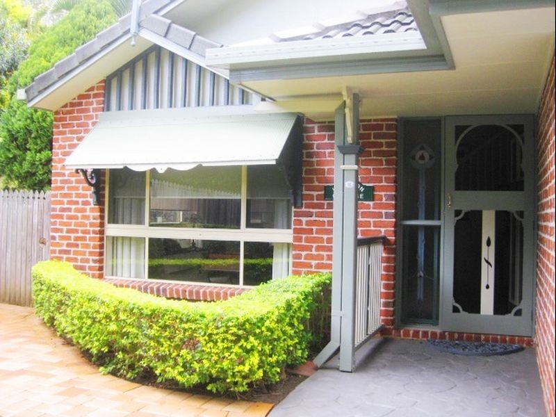 11 Martens Place, Brookfield QLD 4069