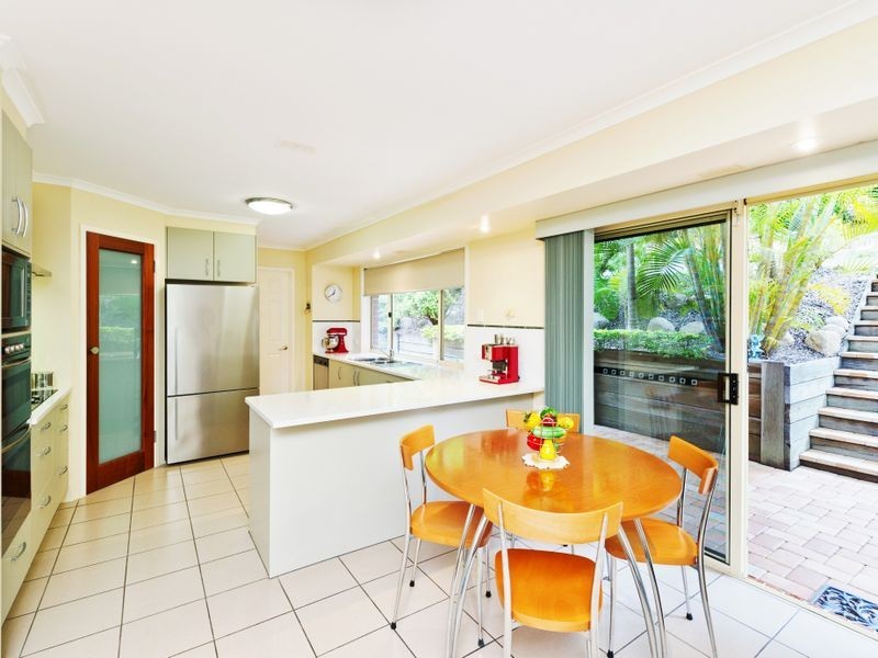 11 Martens Place, Brookfield QLD 4069