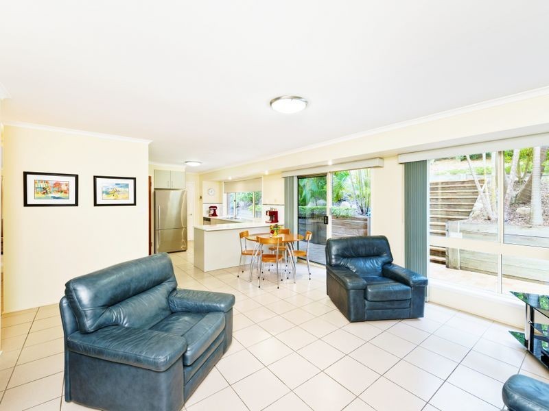 11 Martens Place, Brookfield QLD 4069