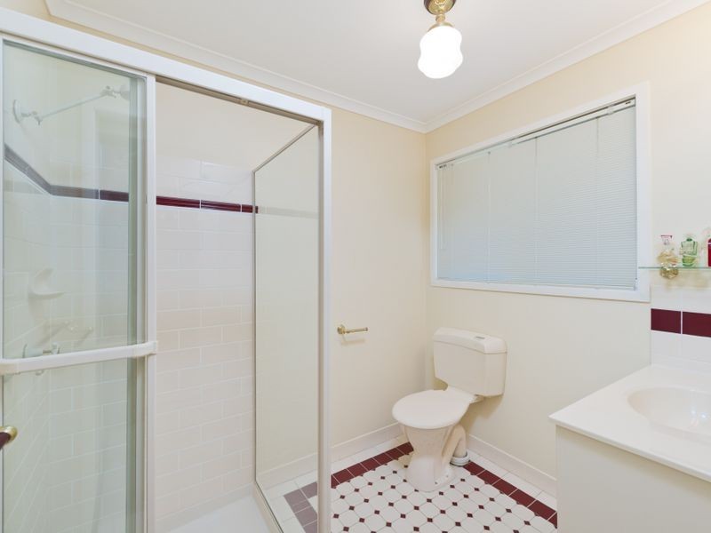 11 Martens Place, Brookfield QLD 4069