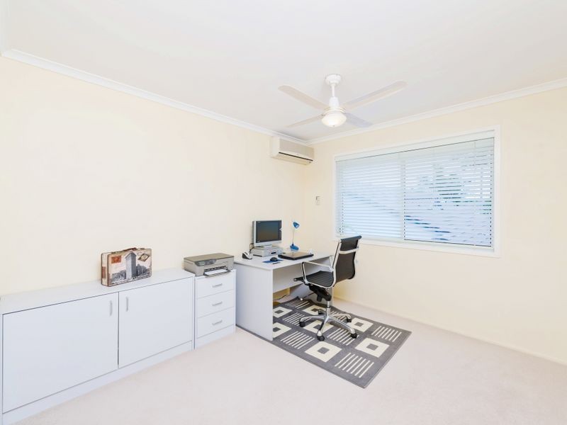 11 Martens Place, Brookfield QLD 4069