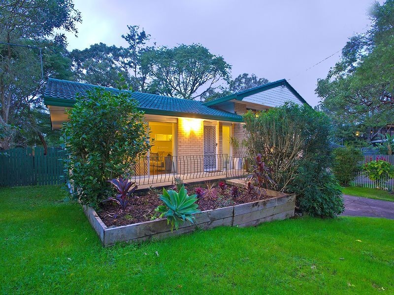 57 Trenton Street, Kenmore QLD 4069