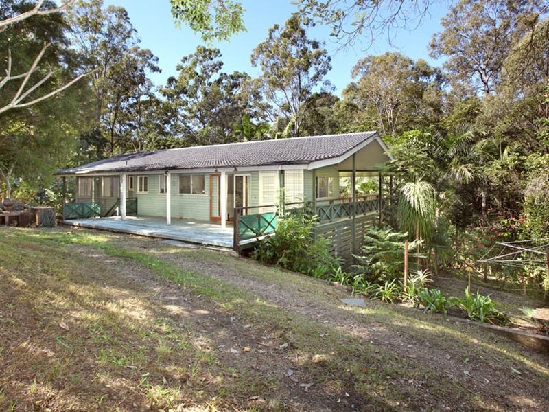 15 Tamarix Street, Chapel Hill QLD 4069