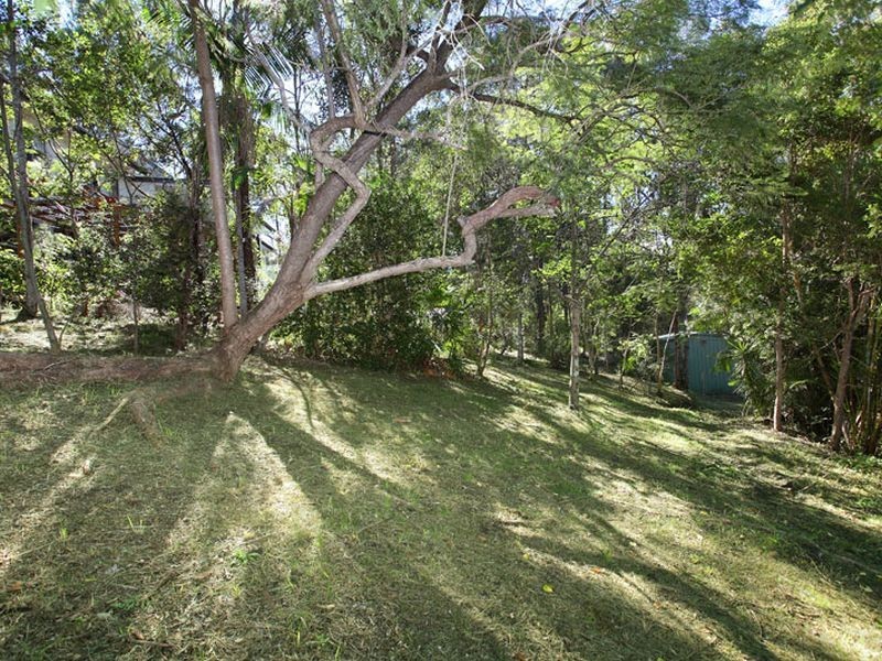 15 Tamarix Street, Chapel Hill QLD 4069