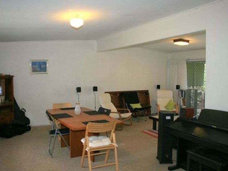 12 Fairholme Street, Kenmore QLD 4069