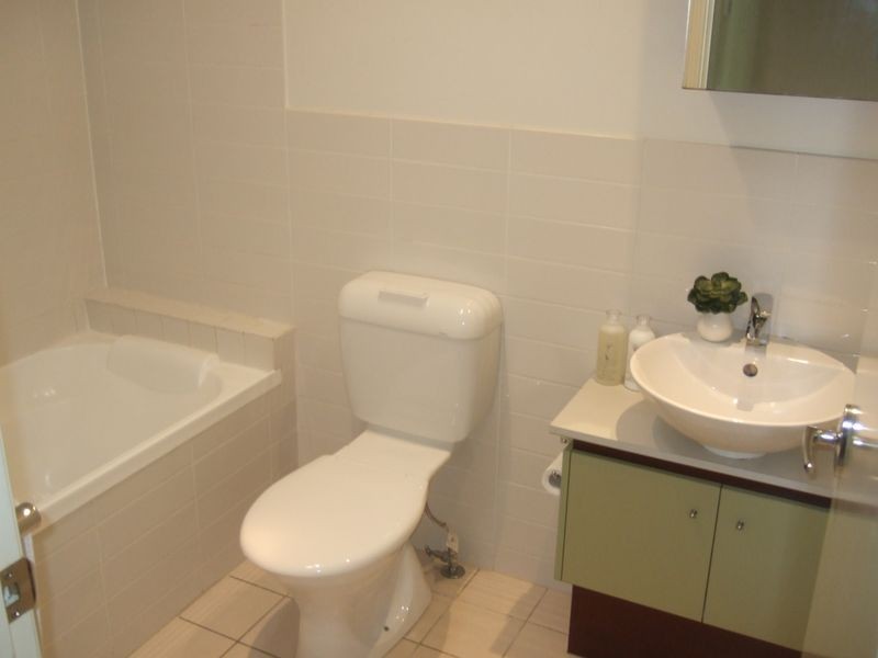 4/6 Soudan Street, Toowong QLD 4066